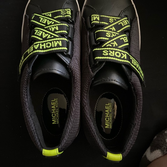 New in box - Picture 2 of 5